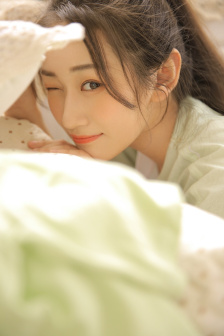 紫黑色